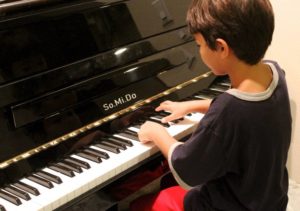 Music Education: Play Piano